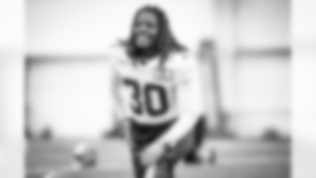 Running Back D'Ernest Johnson (30) during practice on December 22, 2021.