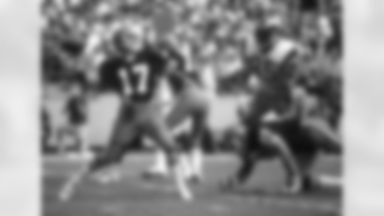 Brian Sipe (1974-83) - 23,713