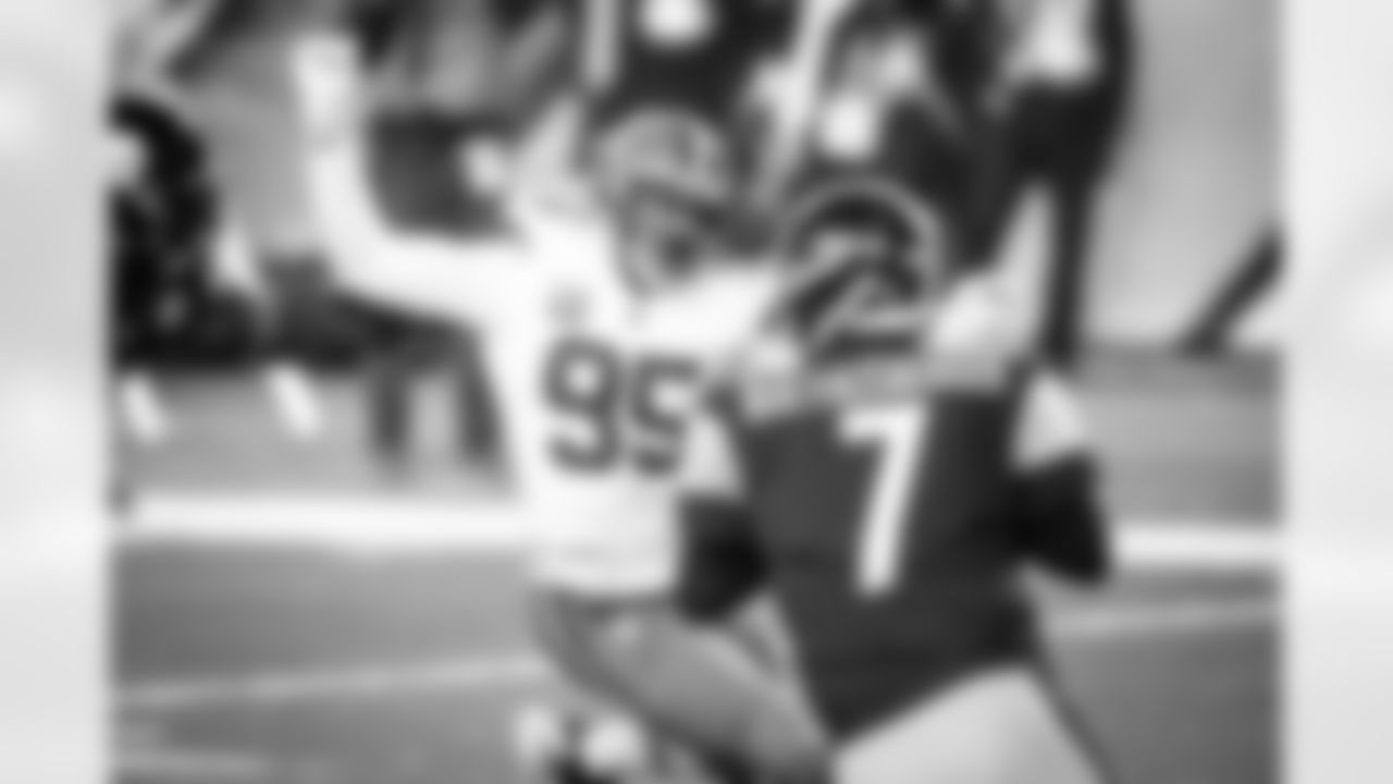 Defensive end Myles Garrett (95) during a NFL wild-card playoff football game between the Cleveland Browns and Pittsburgh Steelers on January 10, 2021 at Heinz Field. The Browns won 48-37.