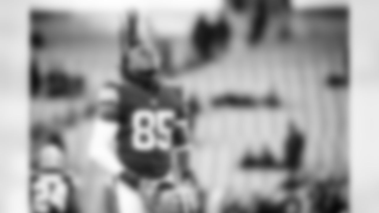 Tight end David Njoku (85) before a NFL football game between the Las Vegas Raiders and Cleveland Browns on December 20, 2021 at FirstEnergy Stadium. The Browns lost 14-16.