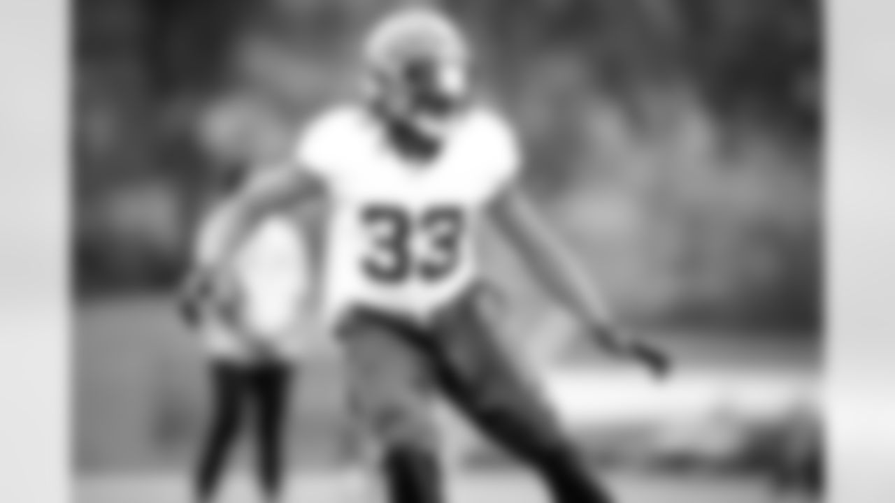 Safety Ronnie Harrison (33) during practice on October 27, 2021.