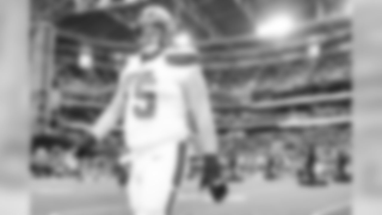 Offensive Guard Joel Bitonio