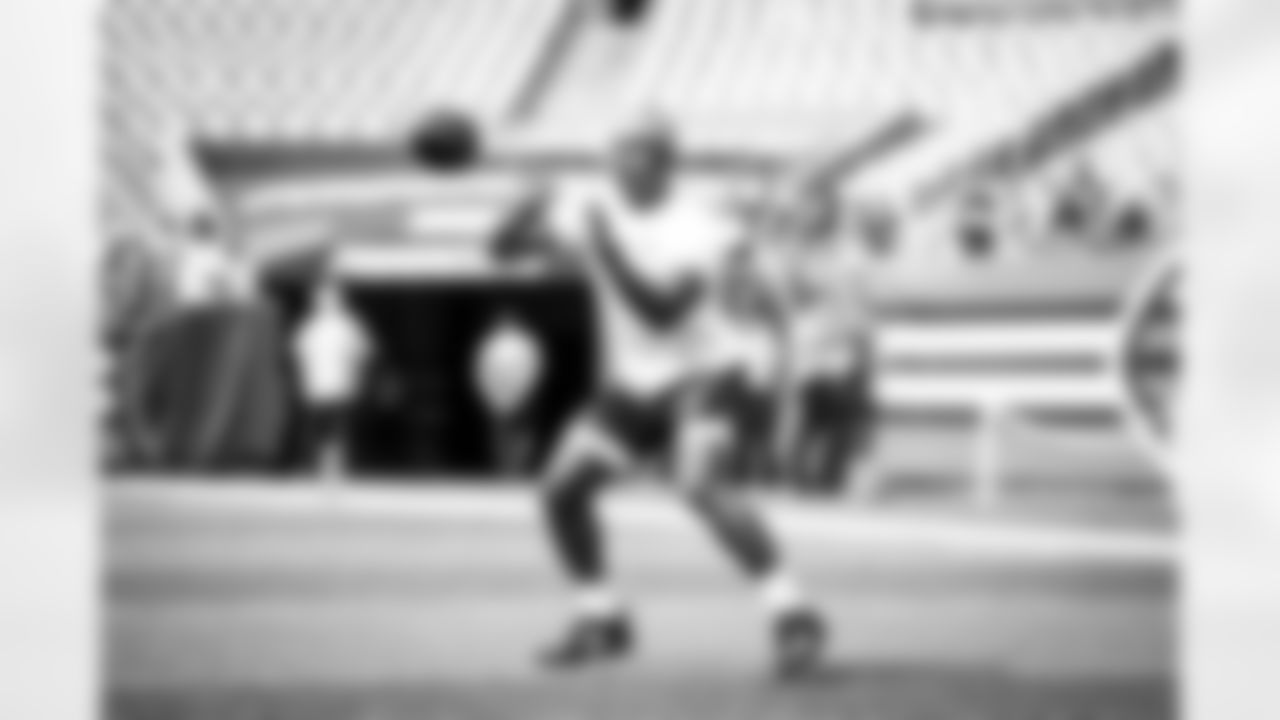 Running back Demetric Felton (25) before a preseason NFL football game between the New York Giants and Cleveland Browns on August 22, 2021 at FirstEnergy Stadium. The Browns won 17-13.