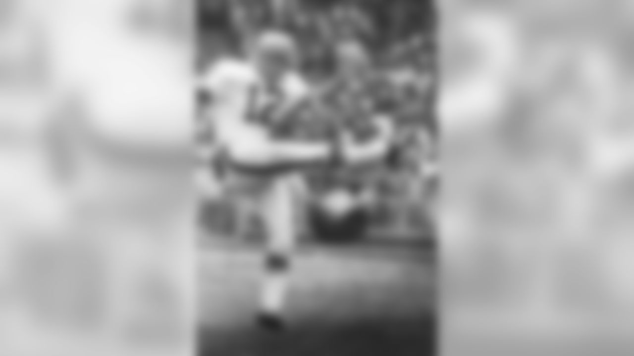 Don Cockroft handled the punting duties for the Browns and also added a 27 yard field goal and four PATs.