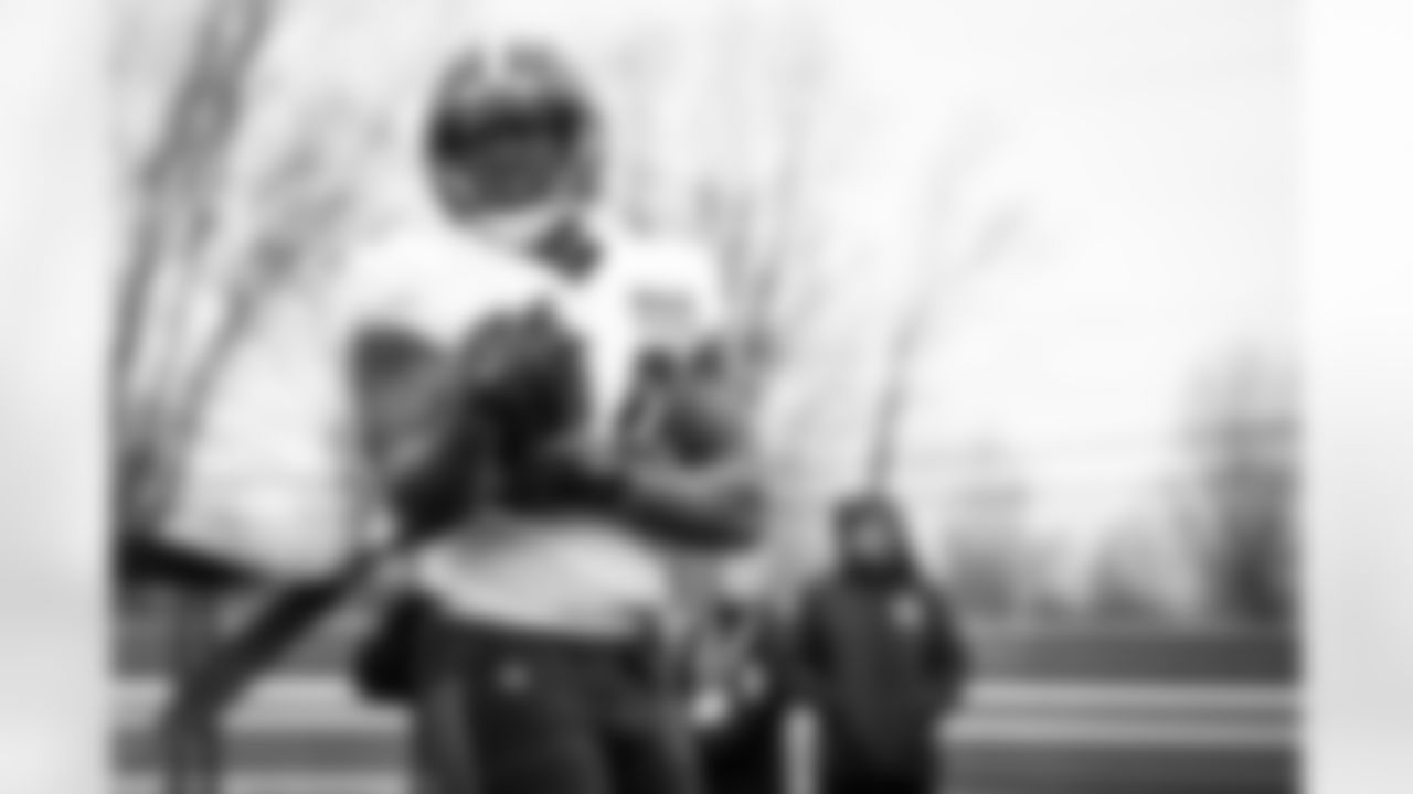 Running back Nick Chubb (24) during practice at CrossCountry Mortgage Campus on November 16, 2022.