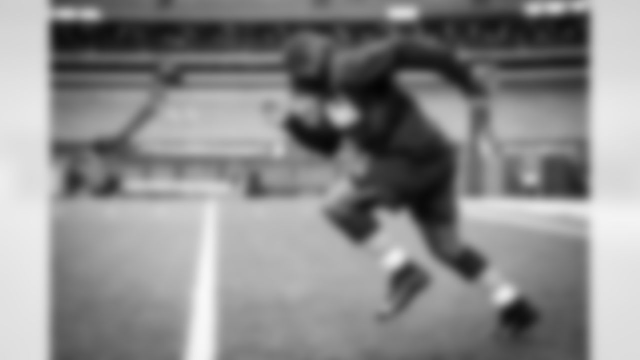 Running Back Nick Chubb (24) before a NFL football game between the Philadelphia Eagles and Cleveland Browns on November 22, 2020 at FirstEnergy Stadium. The Browns won 22-17.