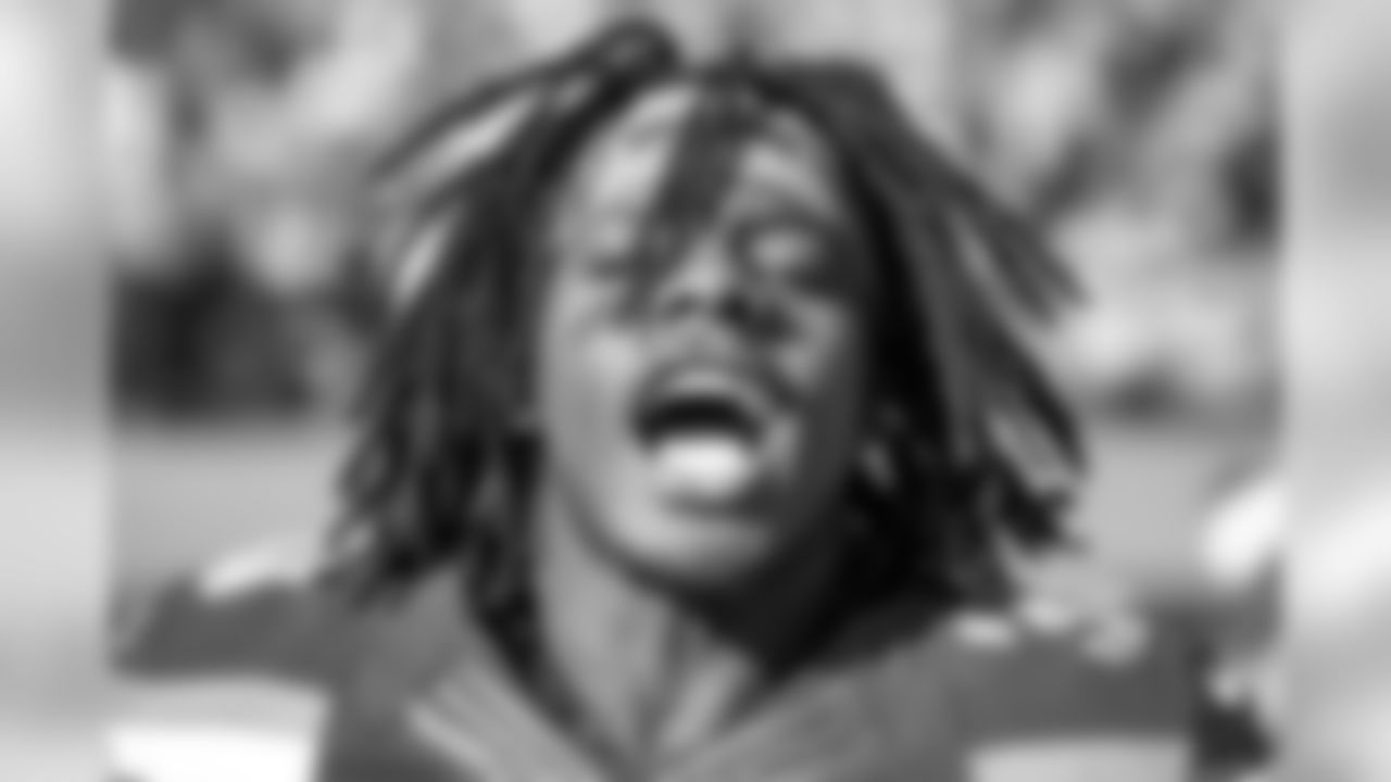 Running Back DÕErnest Johnson (30)