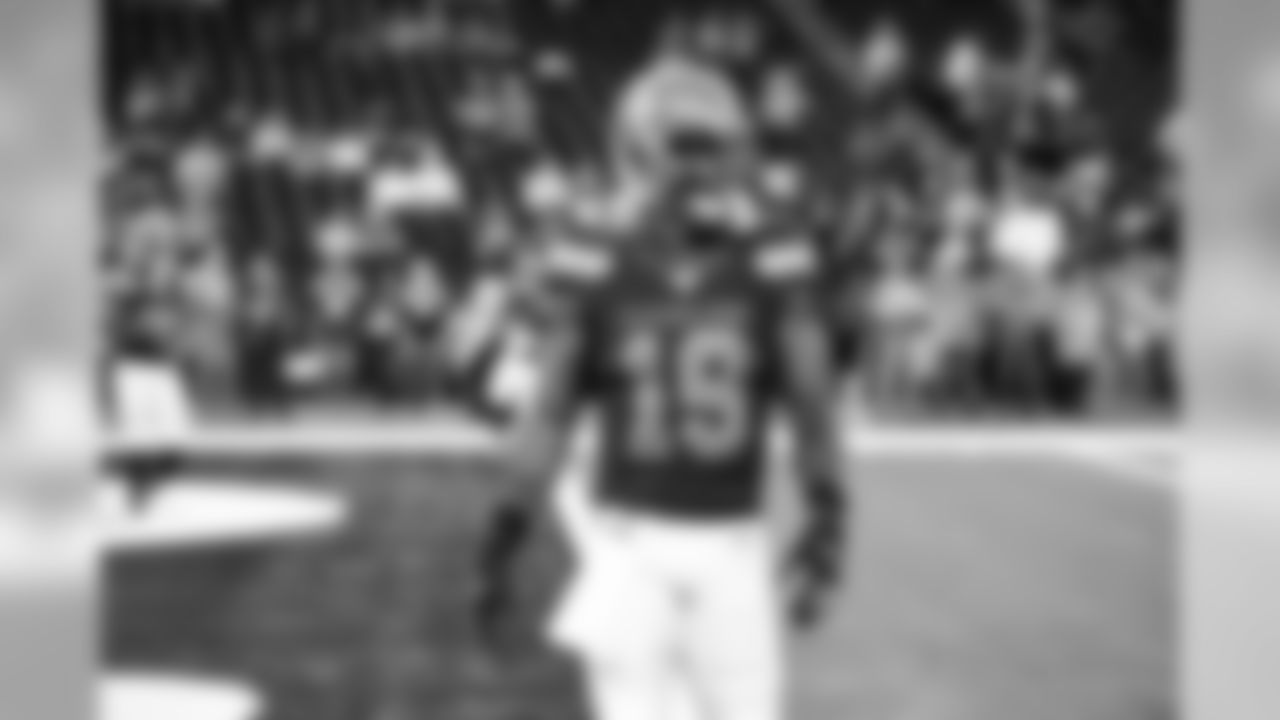 Wide receiver Dorian Baker (19) before the Browns vs. Colts preseason game.