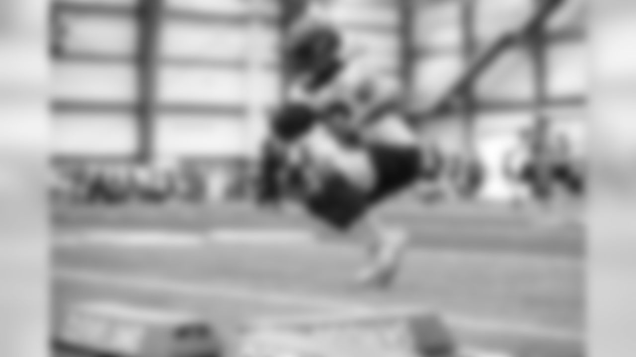 Running Back Kareem Hunt (27) during the second day of minicamp on June 5, 2019.