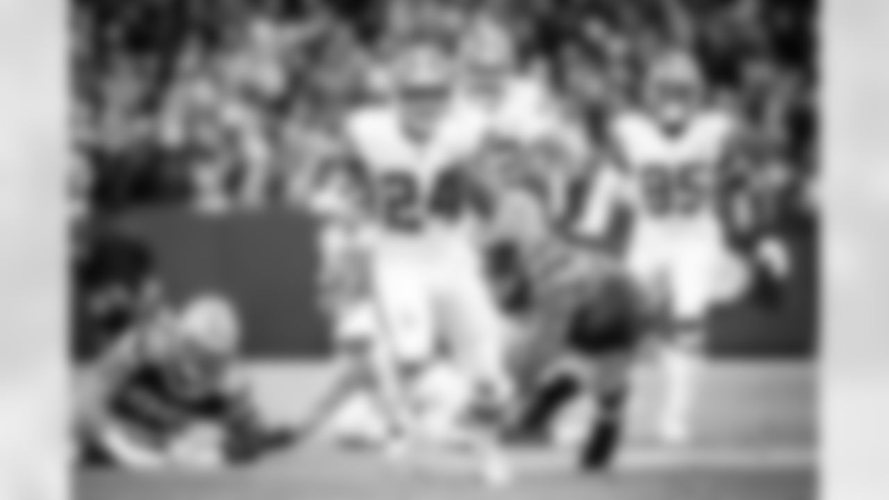 Running back Nick Chubb (24) during a NFL football game between the Cleveland Browns and Green Bay Packers on December 25, 2021 at Lambeau Field. The Browns lost 22-24.