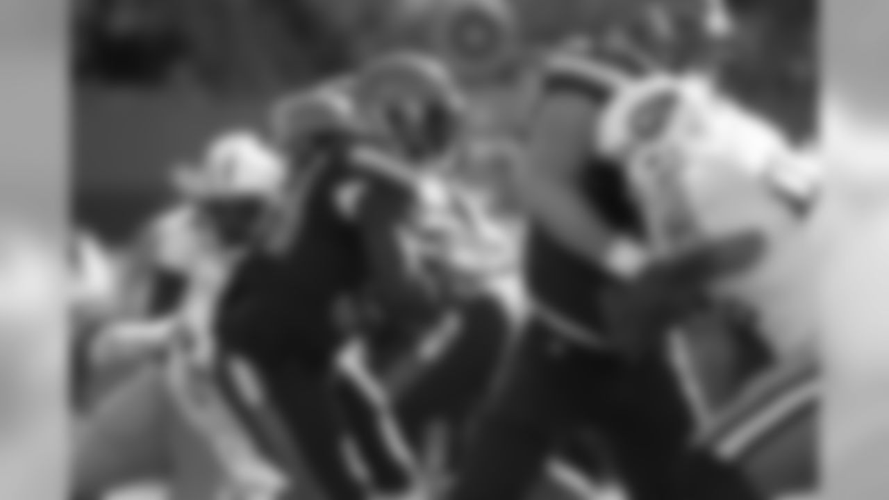 RB Isaiah Crowell runs the ball.