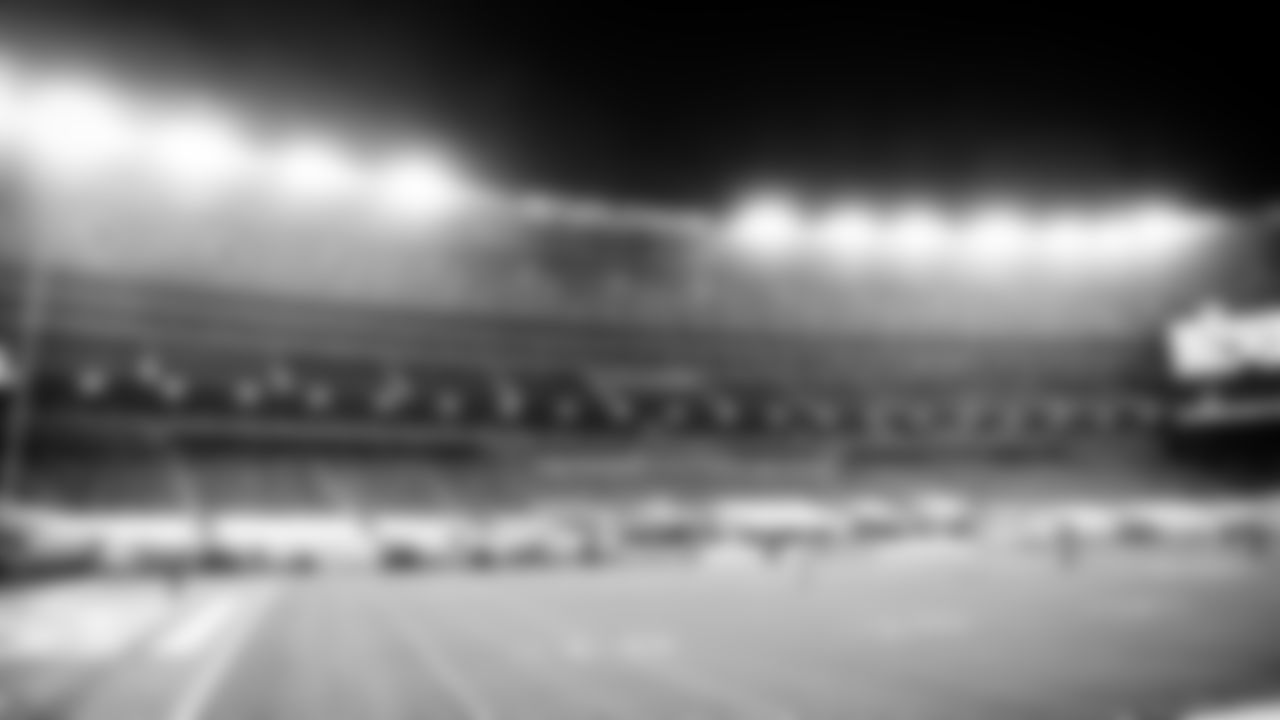 The Cleveland Browns prepare to face the New York Giants.