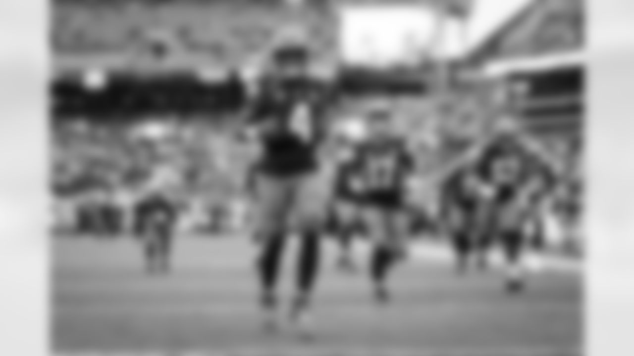Quarterback Deshaun Watson (4) before a NFL football game between the Cincinnati Bengals and Cleveland Browns on September 10, 2023 at Cleveland Browns Stadium.