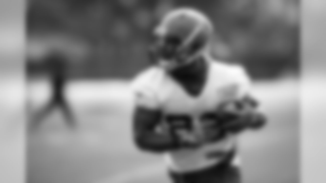 Tight end Orson Charles (82) during the third practice of OTAs on May 16, 2019