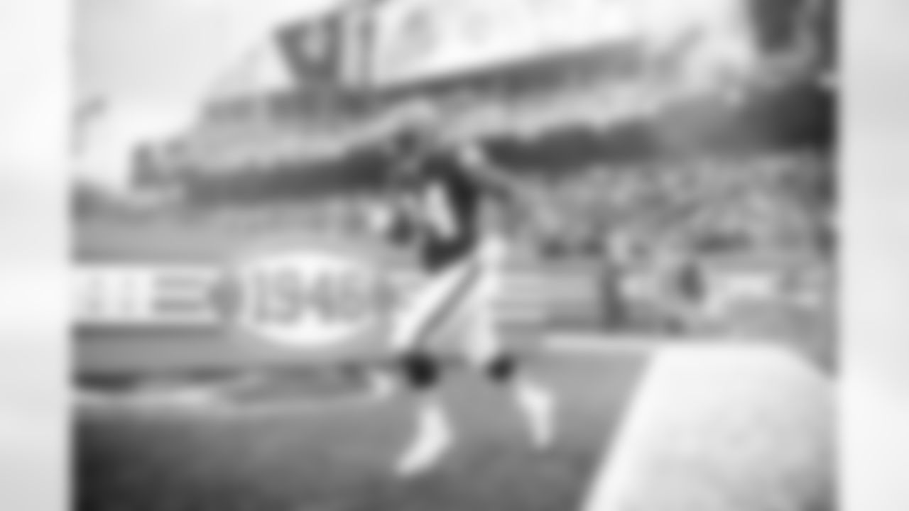 Running back Nick Chubb (24) before a NFL football game between the Cincinnati Bengals and Cleveland Browns on January 9, 2022 at FirstEnergy Stadium. The Browns won 21-16.