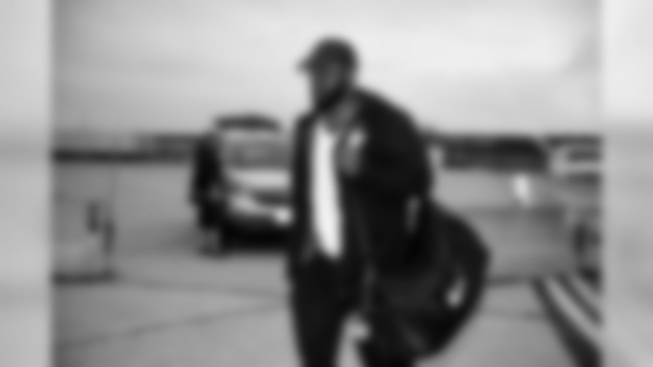 Linebacker Genard Avery (55) travels to Indianapolis to practice with and play the Colts in the preseason.