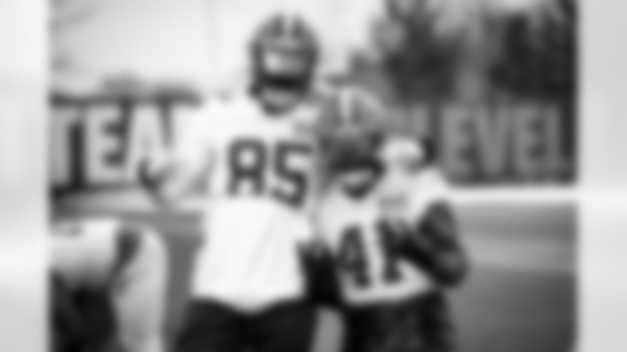 Tight end David Njoku (85) and Running back John Kelly (41) during practice at CrossCountry Mortgage Campus on December 29, 2022.
