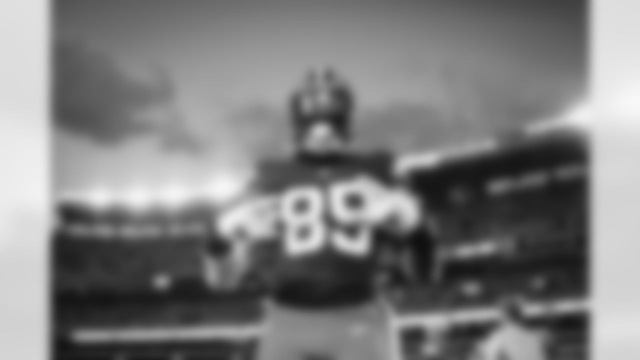 Tight end David Njoku (85) before a NFL football game between the Pittsburgh Steelers and Cleveland Browns on September 22, 2022 at FirstEnergy Stadium.