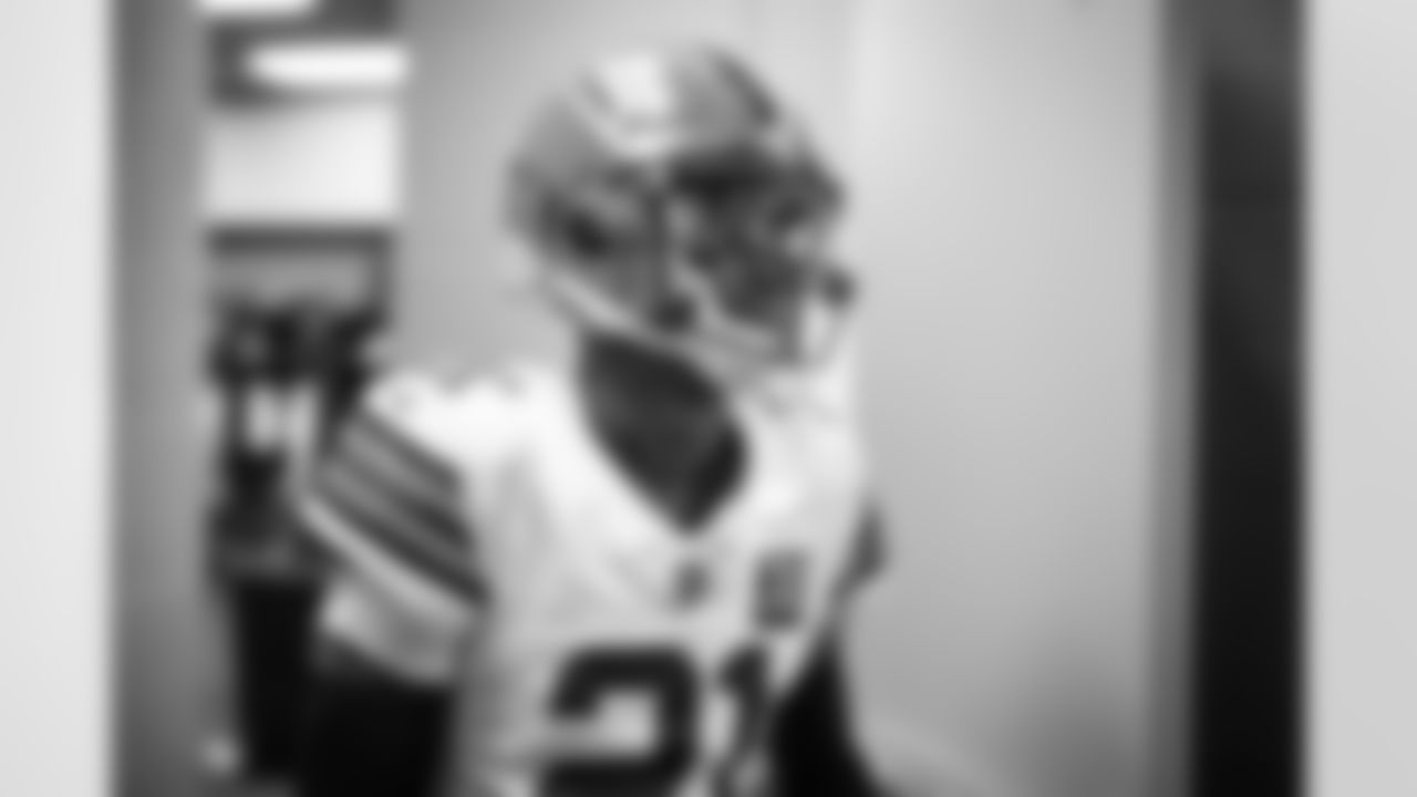 Cornerback Denzel Ward (21) before a NFL football game between the Cleveland Browns and Indianapolis Colts on October 22, 2023 at Lucas Oil Stadium. The Browns won 39-38.