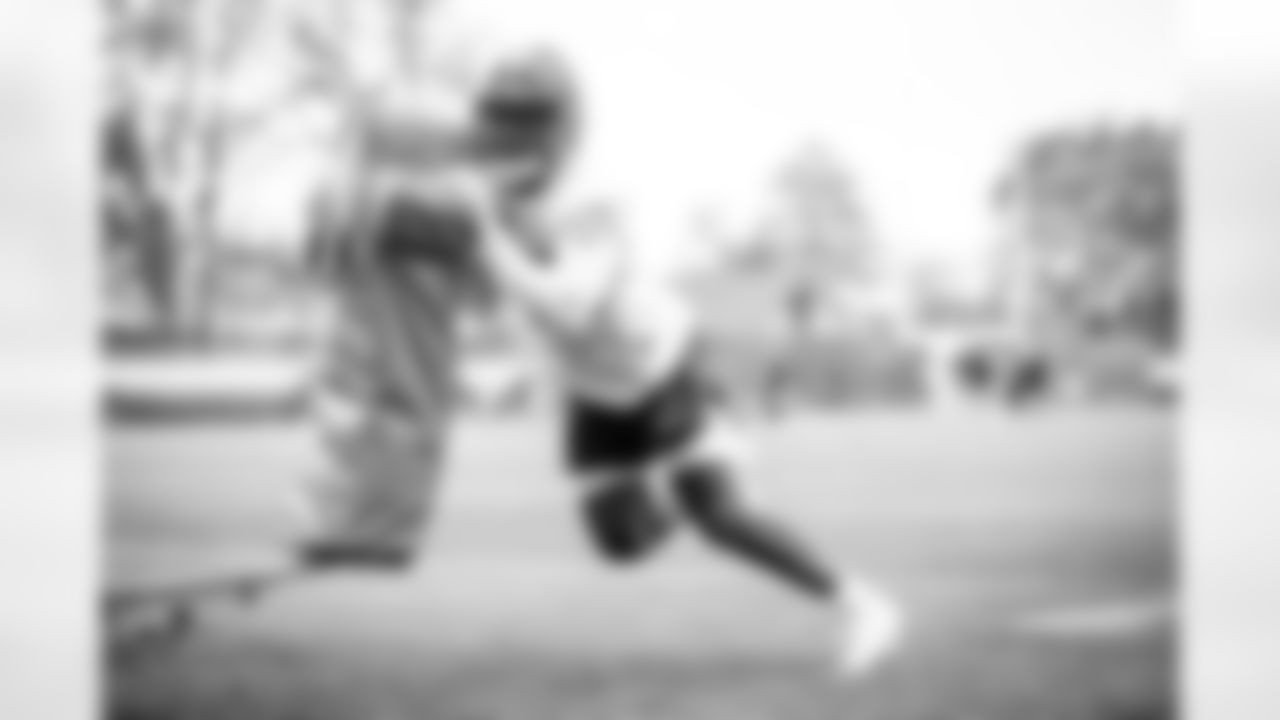 Linebacker Jeremiah Owusu-Koramoah (28) during the second day of rookie minicamp on May 15, 2021.