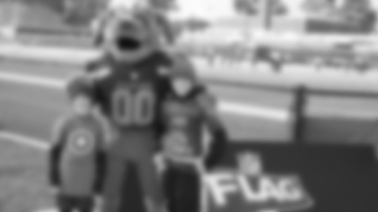 102318-NFLFlag-11