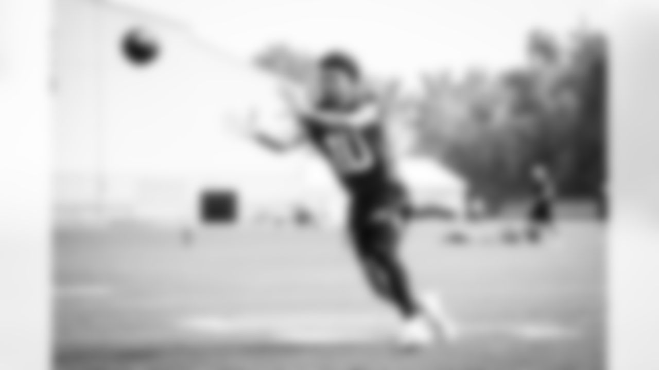 Wide receiver Anthony Schwartz (10) during the first day of phase three on May 25, 2021.