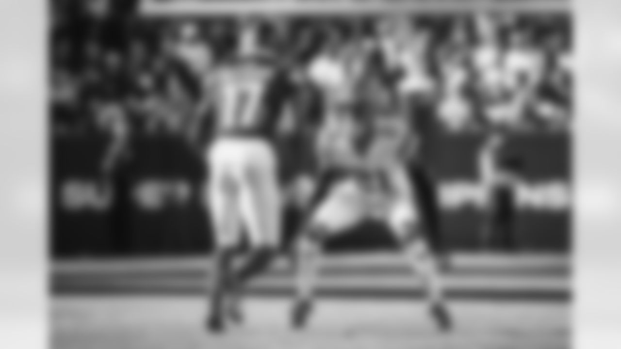 Cornerback Denzel Ward (21) during a NFL football game between the Cleveland Browns and Washington Commanders on January 1, 2023 at FedEx Field.