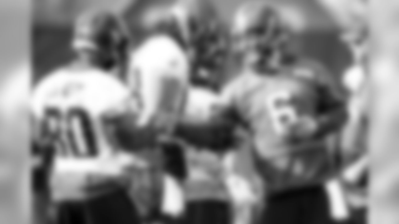 Quarterback Baker Mayfield (6) and Wide receiver Jarvis Landry (80) during practice on December 26, 2019.