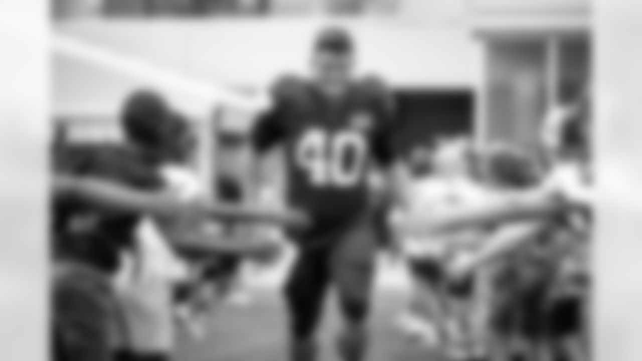 Fullback Johnny Stanton IV (40) during the eleventh day of training camp at CrossCountry Mortgage Campus on August 9, 2022.