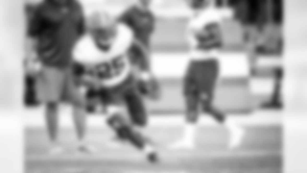 Running back Demetric Felton (25) during the fourteenth day of training camp on August 17, 2021.