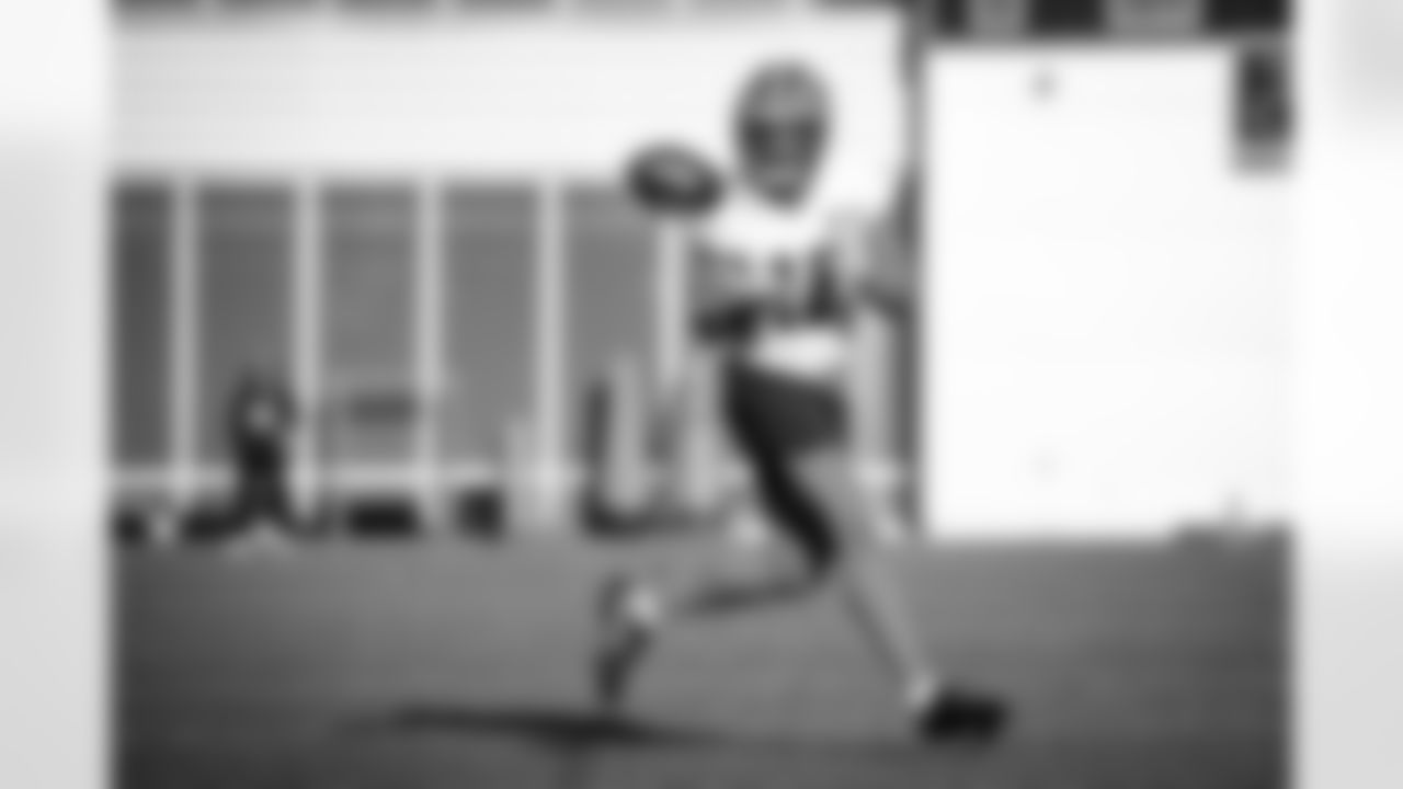 Wide receiver Donovan Peoples-Jones (11) during practice at CrossCountry Mortgage Campus on January 5, 2023.