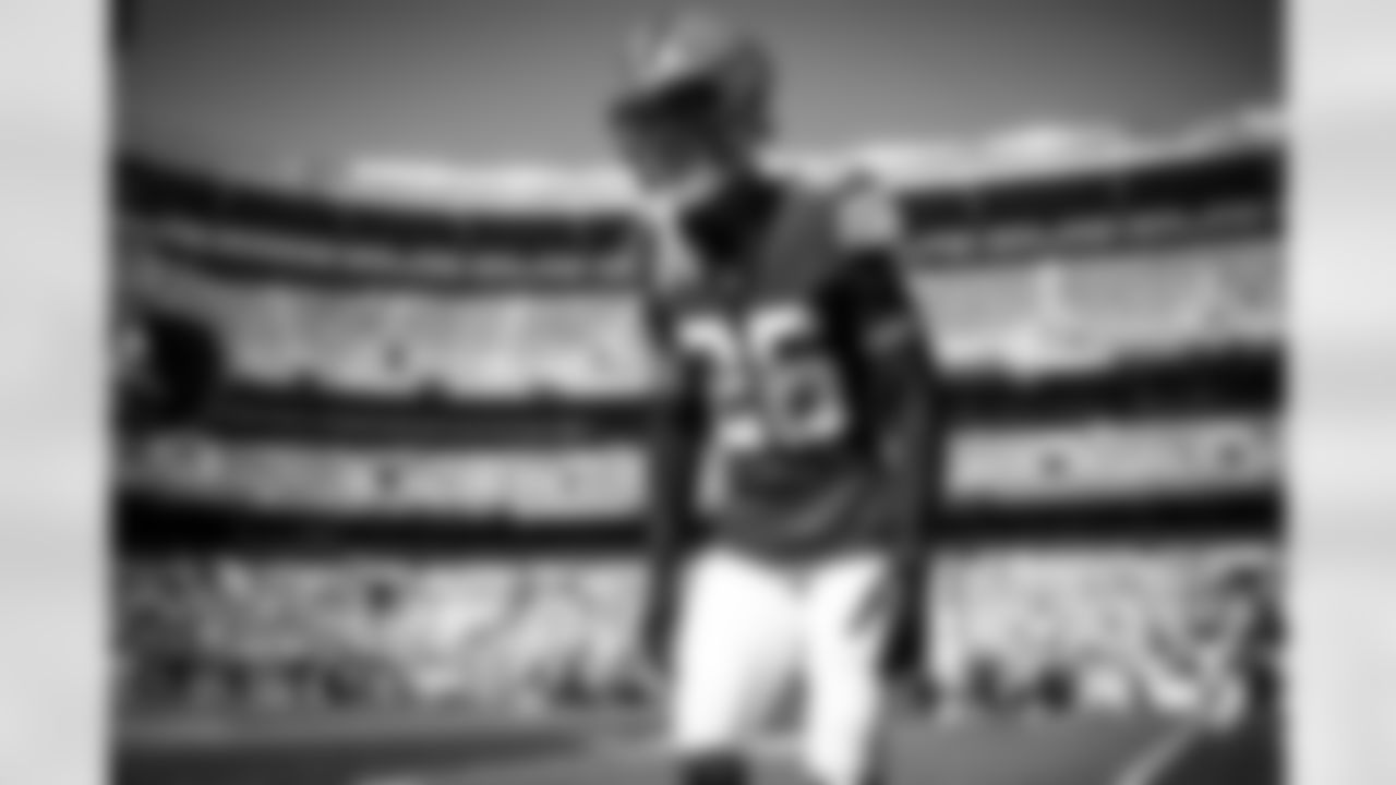 Cornerback Greedy Williams (26) before a NFL football game between the New England Patriots and Cleveland Browns on October 16, 2022 at FirstEnergy Stadium. The Browns lost 38-15.