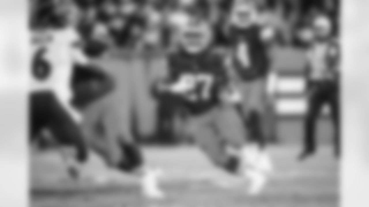 Running back Kareem Hunt (27) during a NFL football game between the Baltimore Ravens and Cleveland Browns on December 17, 2022 at FirstEnergy Stadium.