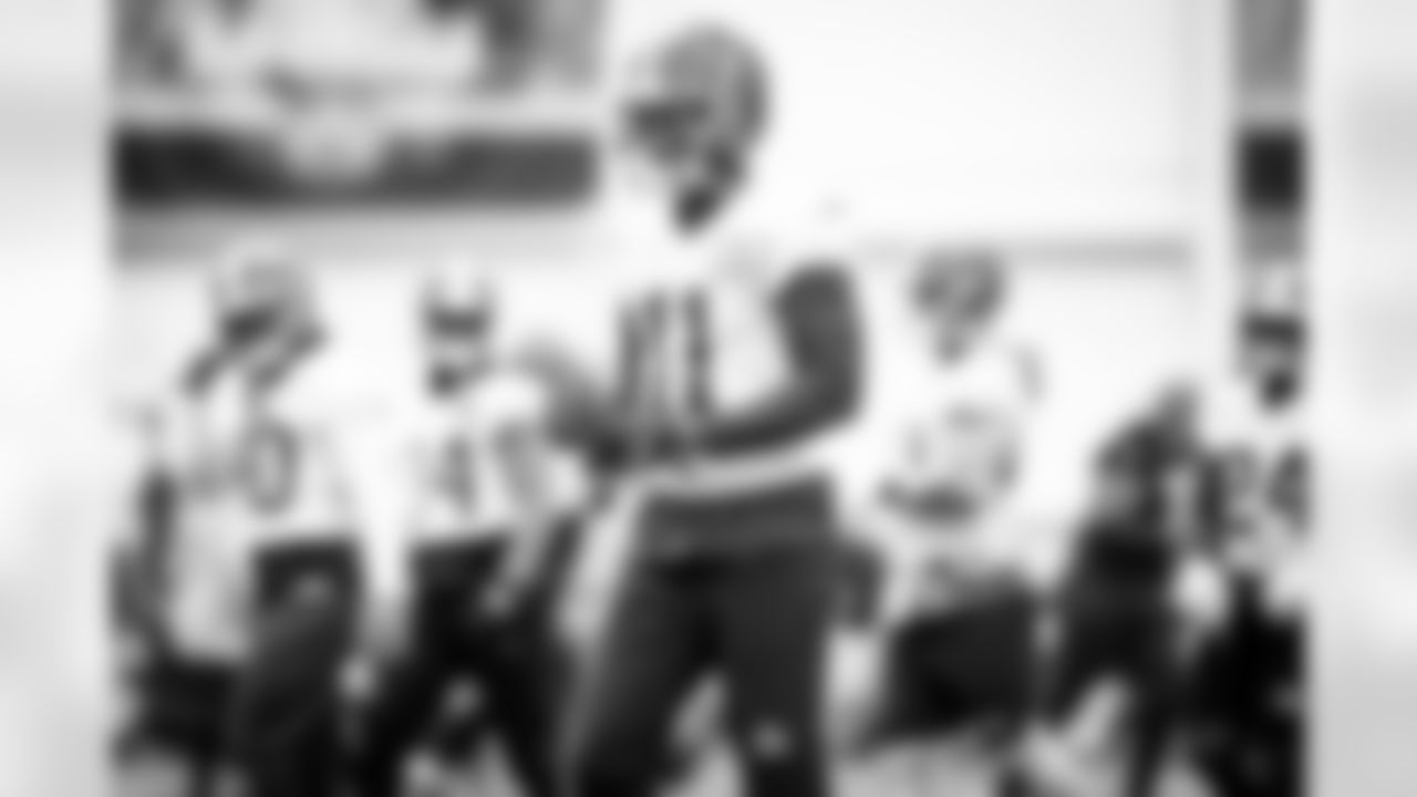 Wide receiver Donovan Peoples-Jones (11) during practice on December 22, 2021.