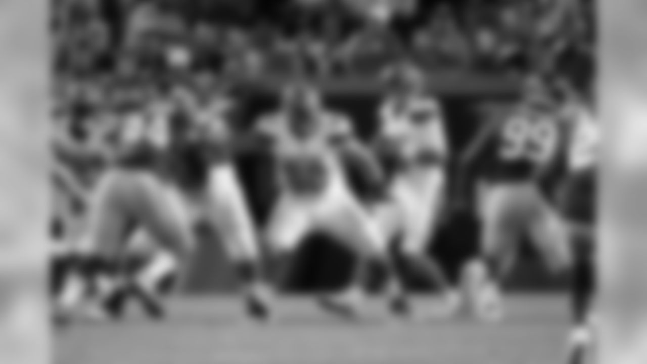 QB Cody Kessler looks to pass.