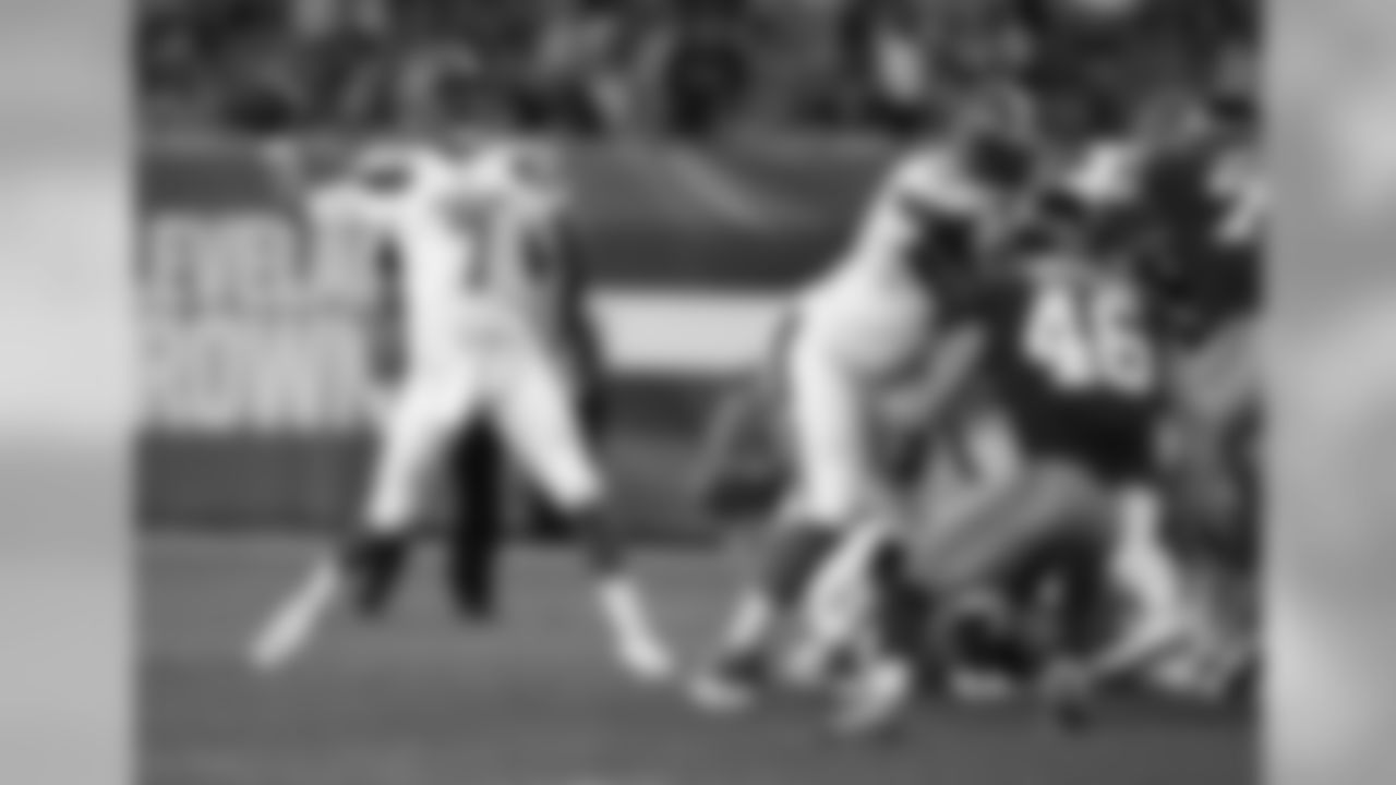 QB DeShone Kizer looks to pass.