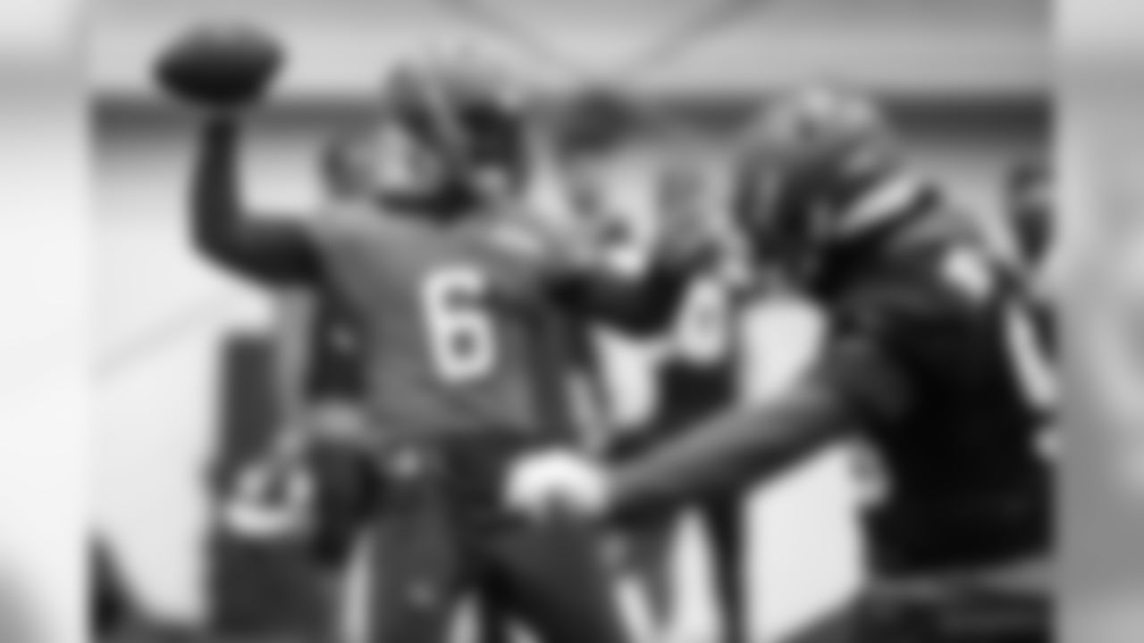 Quarterback Baker Mayfield (6) during the last day of minicamp on June 6, 2019.