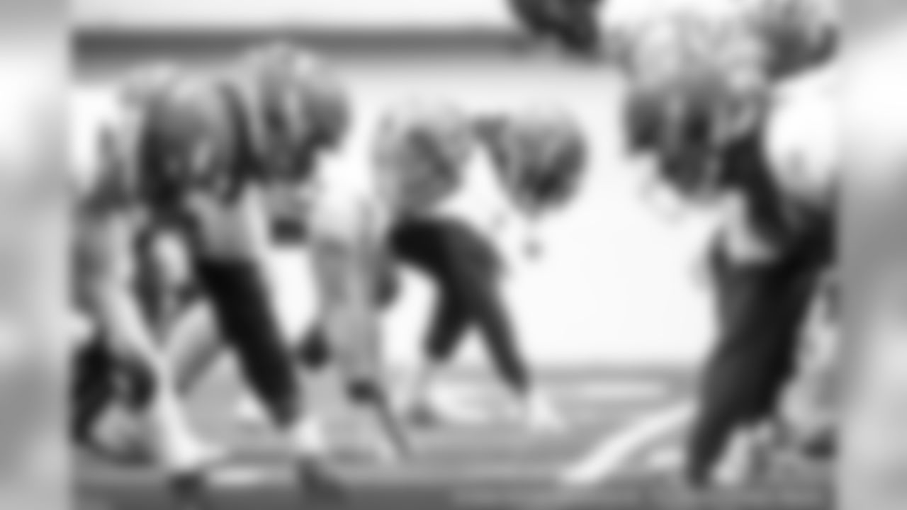 Defensive tackle Justin Zimmer (99)