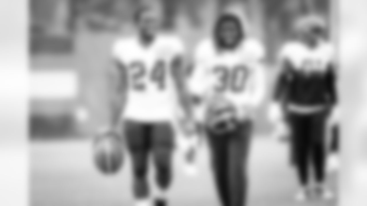 Running back Nick Chubb (24) during practice on December 30, 2021.