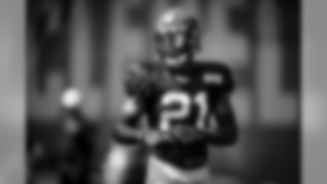 Cornerback Denzel Ward (21) during the third day of training camp on July 27, 2019.
