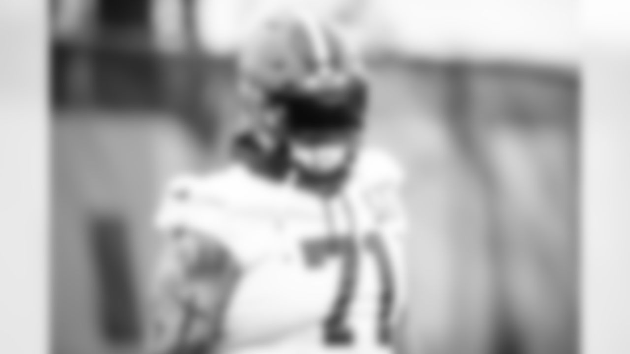 Offensive tackle Jedrick Wills Jr. (71) during practice on December 28, 2021.