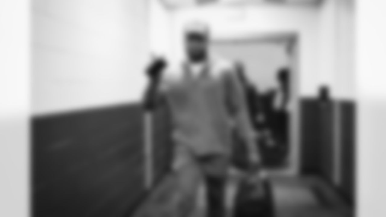 Players arrive at the stadium before a NFL football game between the Cleveland Browns and Washington Commanders on January 1, 2023 at FedEx Field.