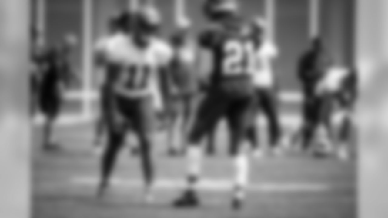 Wide receiver Antonio Callaway (11)