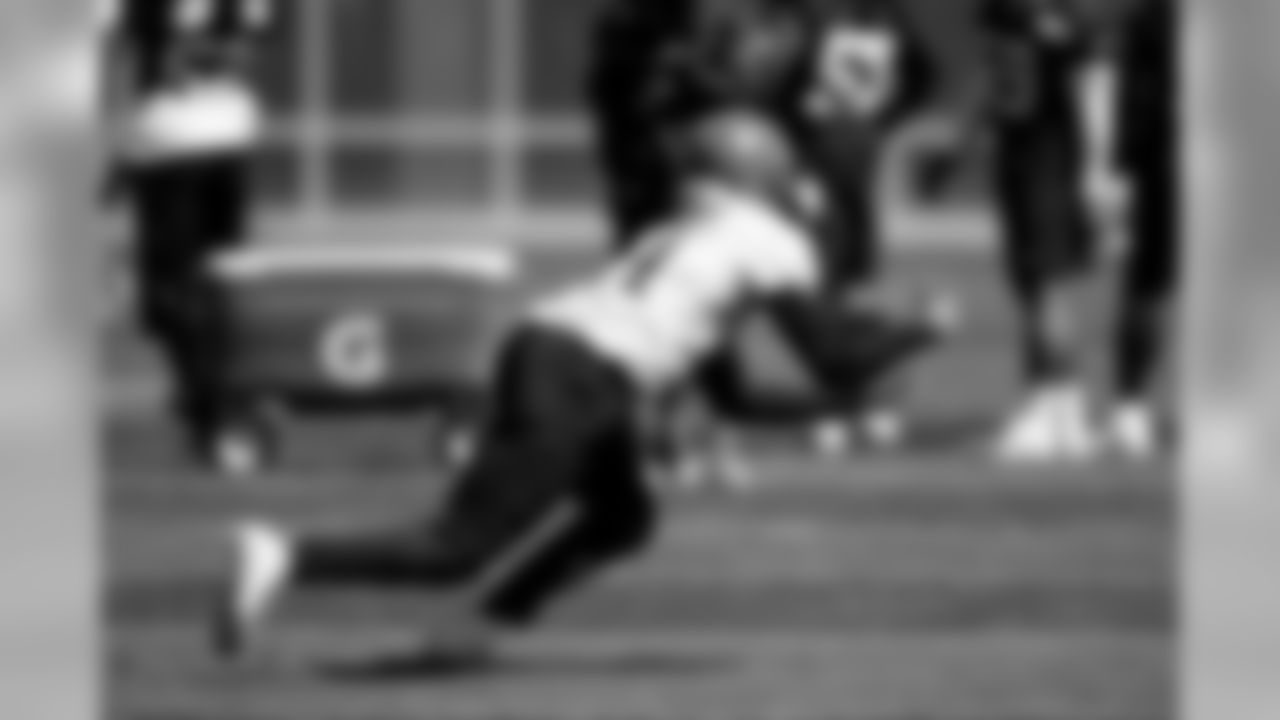 Wide receiver Antonio Callaway (11)
