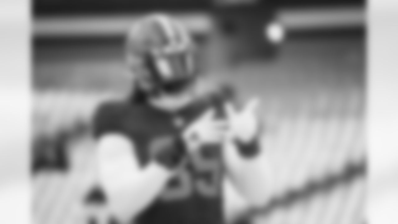 Tight end David Njoku (85) before a NFL football game between the New Orleans Saints and Cleveland Browns on December 24, 2022 at FirstEnergy Stadium.
