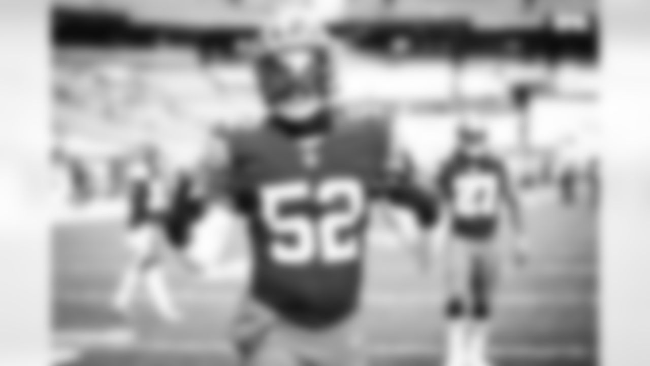 Linebacker Elijah Lee (52) before a NFL football game between the Pittsburgh Steelers and Cleveland Browns on January 3, 2021 at FirstEnergy Stadium. The Browns won 24 -22.