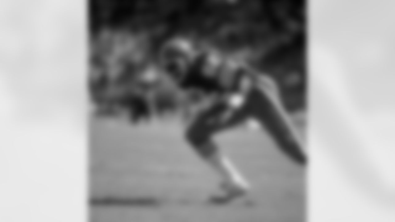 Ozzie Newsome (1978-90) - 7,980