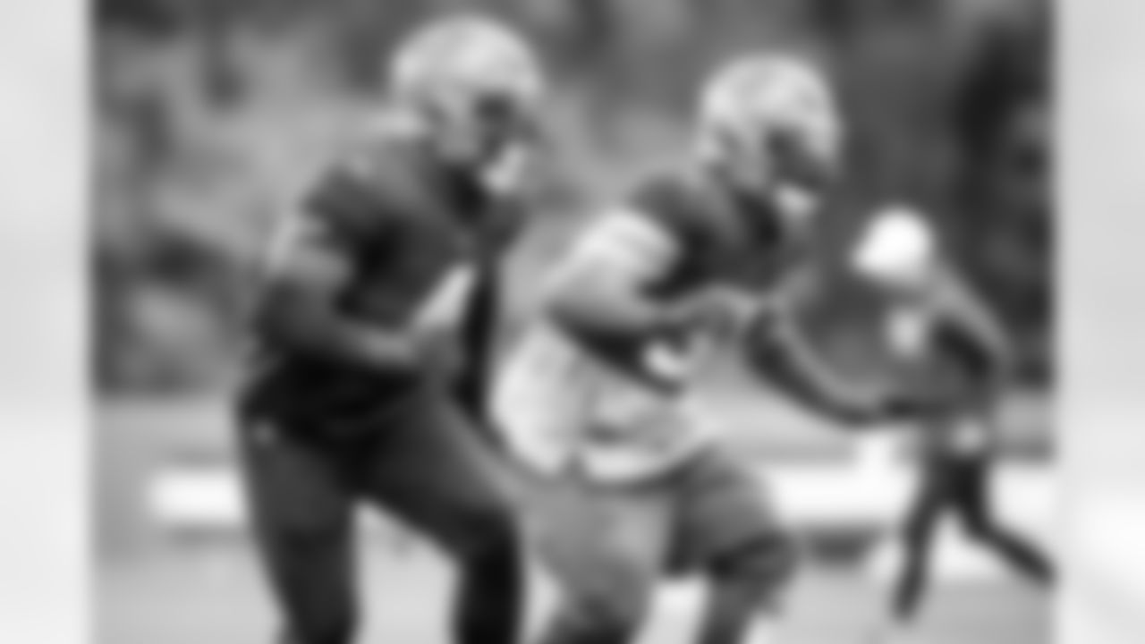 Linebacker Anthony Walker (4) during practice on November 3, 2021.