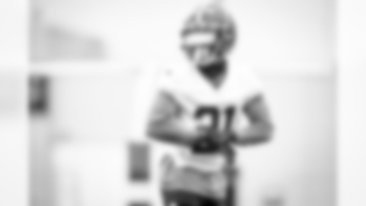 Cornerback Denzel Ward (21) during the fifth day of phase three on June 2, 2021.