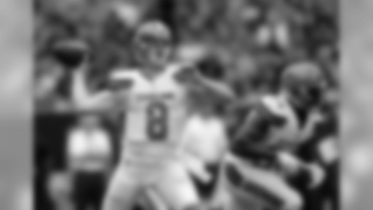 QB Kevin Hogan passes.